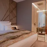 Wine & Books Hotel