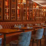 Wine & Books Hotel