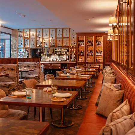 Wine&books 5* Lissabon