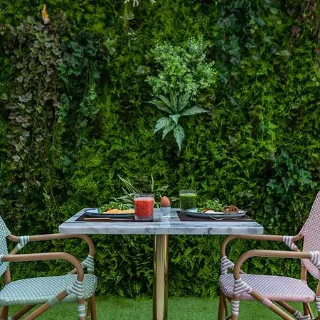 Hotel Wine & Books Lizbona