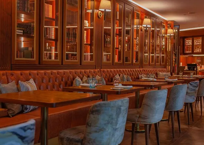 Wine & Books فندق