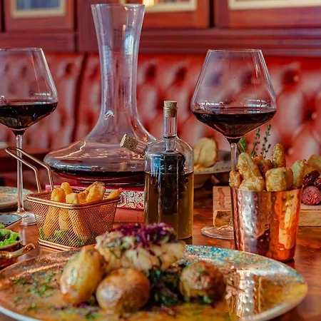 Wine & Books 5* Лиссабон
