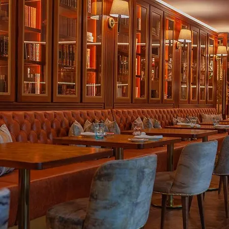 Wine & Books Отель