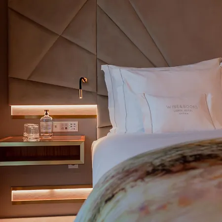 Ξενοδοχείο Wine & Books 5*
