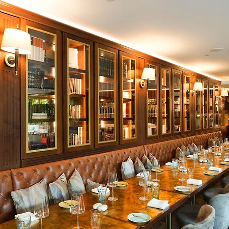Wine & Books 5*