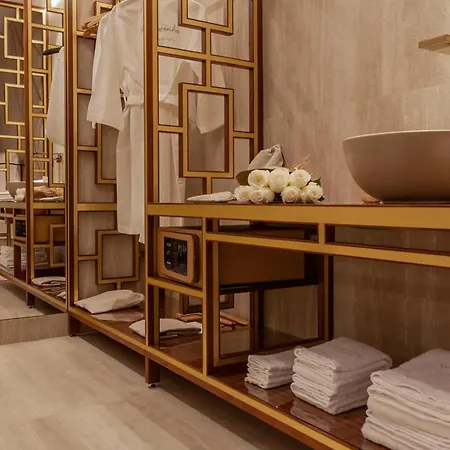 Wine & Books Otel 5*