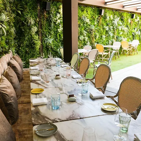 Wine & Books Otel Lisboa